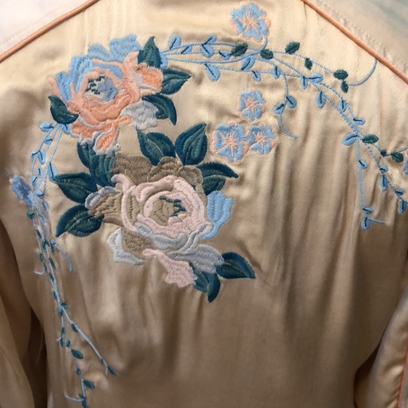 BLANK NYC Ladys Bomber Jacket Size S Blue and Pink Colored Roses Embroidered NWT - Picture 5 of 15